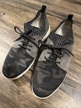 Johnston & Murphy Black and Gray Camo Knit Lace-Up Sneakers size 9